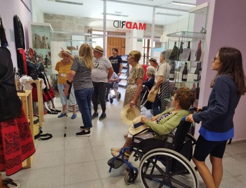 Visita a la exposición “La cultura a través del traje”
